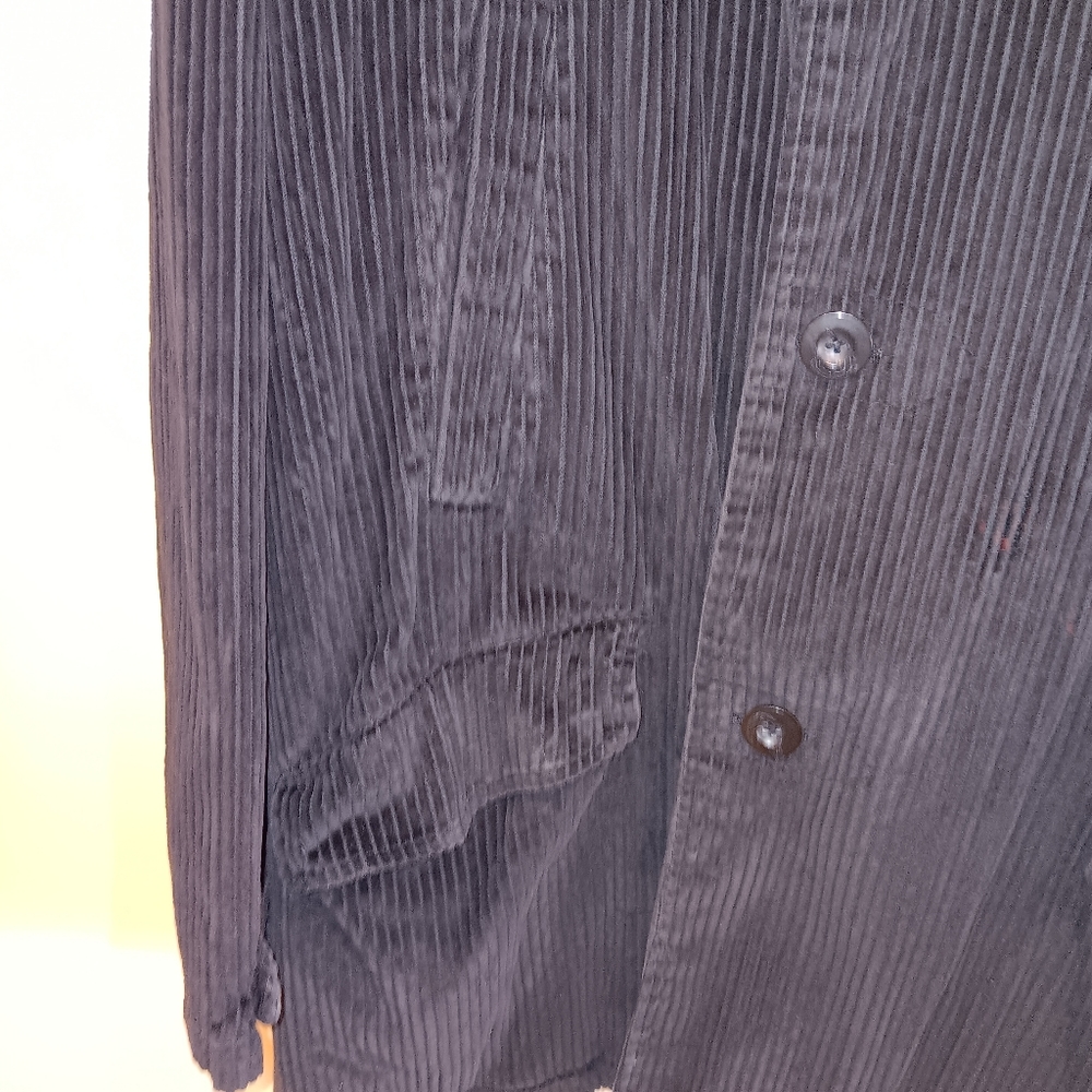 Coat - Picture 8 of 9